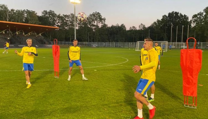 Довбик и Пихаленок пропустили тренировку сборной Украины - Лига наций