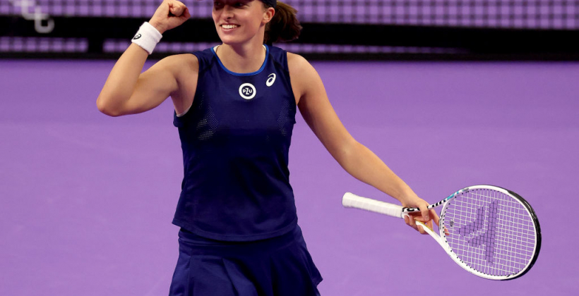 Швентек обыграла Гарсию и стала второй полуфиналисткой Итогового турнира WTA - Теннис