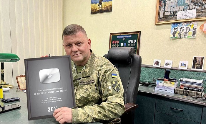 Залужний передав путіну «срібну кнопку» від ЗСУ (фото)