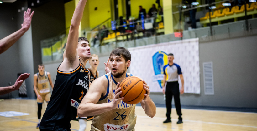 Центровой Будивельника Сандул - MVP февраля в Суперлиге - Суперлига