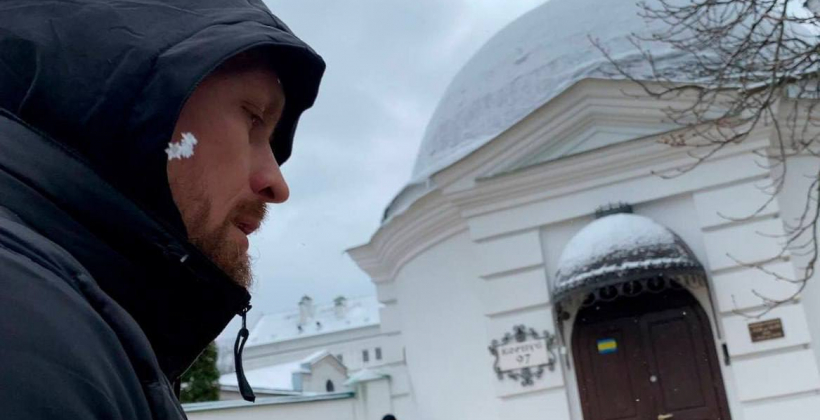 Усик пришел на богослужение в Киево-Печерскую Лавру - СМИ - Другая сторона