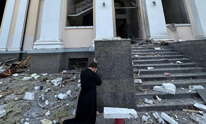 Малиновский отреагировал на ракетный удар россии по Одессе. «До и после российских паразитов»