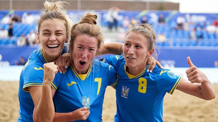 Жіноча збірна України з пляжного футболу увійшла до топ-3 світового рейтингу - Пляжний футбол
