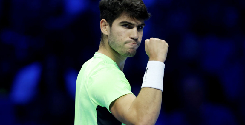 Алькарас победил Медведева и вышел в полуфинал ATP Finals-2023 - ATP