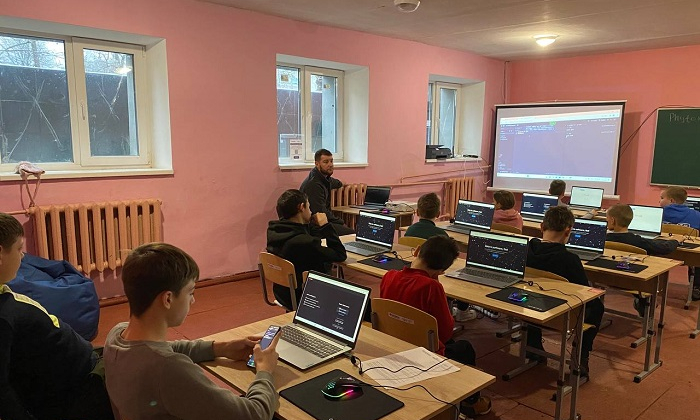 Безкоштовний курс Scratch для дітей від Favbet Foundation та Code Club Україна: Перші групи вже навчаються