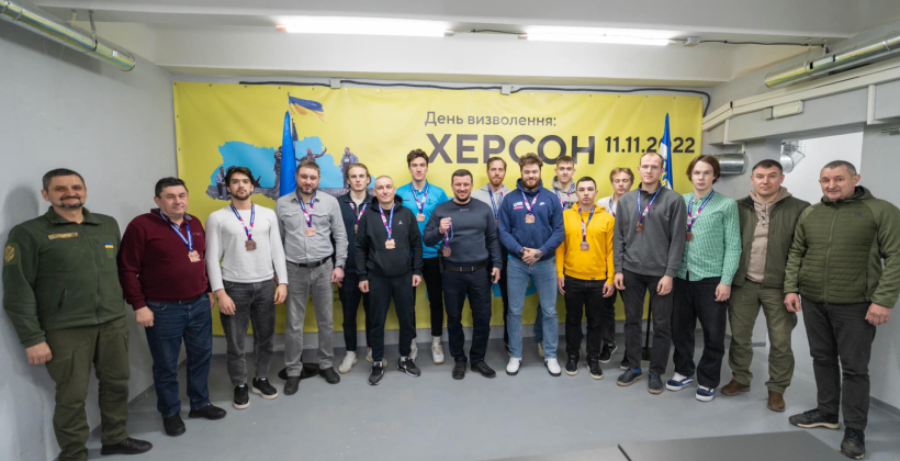 Днепр получил бронзовые медали Favbet-лиги 2023/24. Награждение состоялось в Херсоне - Чемпионат Украины по хоккею