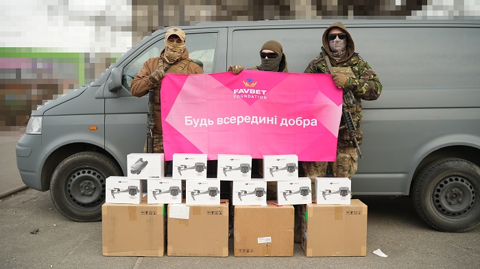 Подразделения ГУР получили еще 15 дронов от FAVBET Foundation