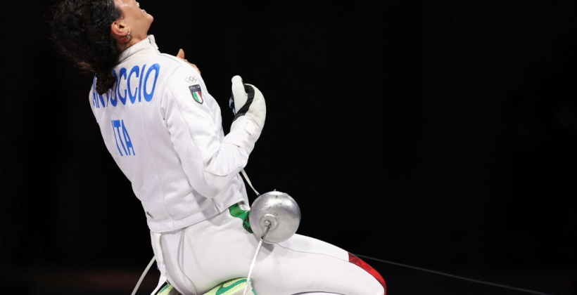 Жіноча збірна Італії з фехтування на шпагах виграла золото ОІ-2024 - Олімпіада-2024