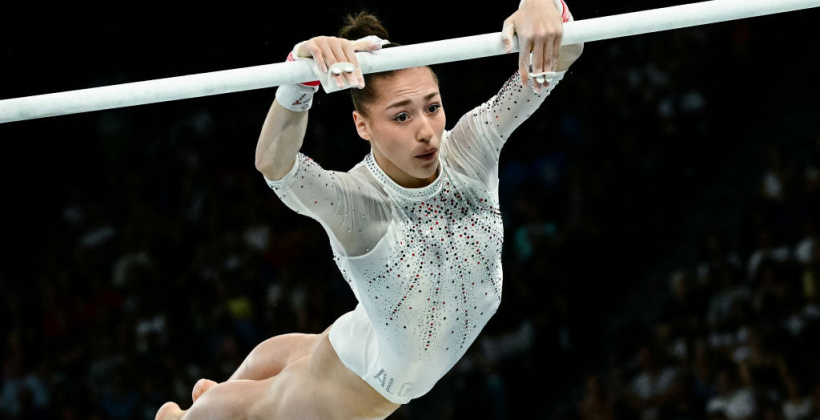 Алжирская гимнастка Немур выиграла золото в упражнениях на разновысоких брусьях на ОИ-2024 - Олимпиада 2024