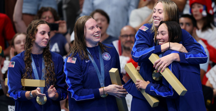 США с мировым рекордом выиграли золото ОИ-2024 в плавании в эстафете 4х100 комплексным стилем среди женщин. Китай стал олимпийским чемпионом среди мужчин - Олимпиада 2024