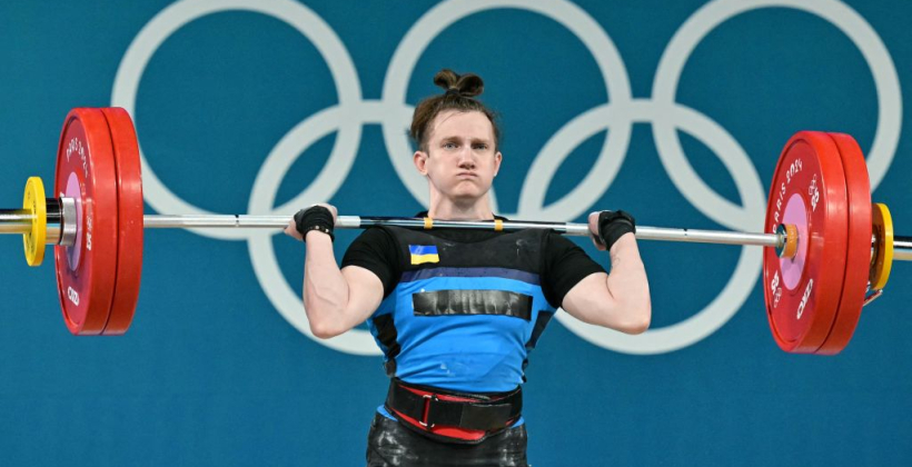 Китаянка Ло Шіфан з олімпійським рекордом виграла золото у важкій атлетиці на ОІ-2024, українка Конотоп отримала травму та стала сьомою - Олімпіада-2024