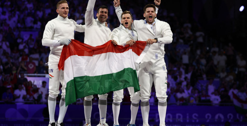Мужская сборная Венгрии по фехтованию на шпагах выиграла золото ОИ-2024 - Олимпиада 2024