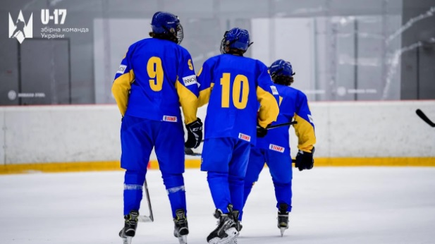 Сборная Украины U-17 по хоккею обыграла Ред Булл Зальцбург и по буллитам уступила Спарте на турнире Trinec Open Cup - Хоккей