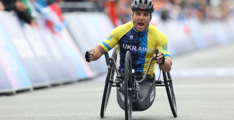 Українець Баль став бронзовим призером Паралімпіади-2024 у гендбайку - Велоспорт