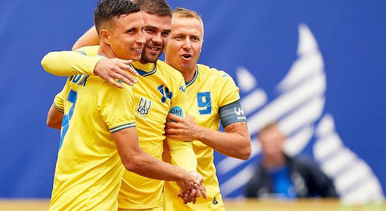 Сборная Украины по пляжному футболу стартовала в отборе ЧМ-2025 с крупной победы над Норвегией - Пляжный футбол