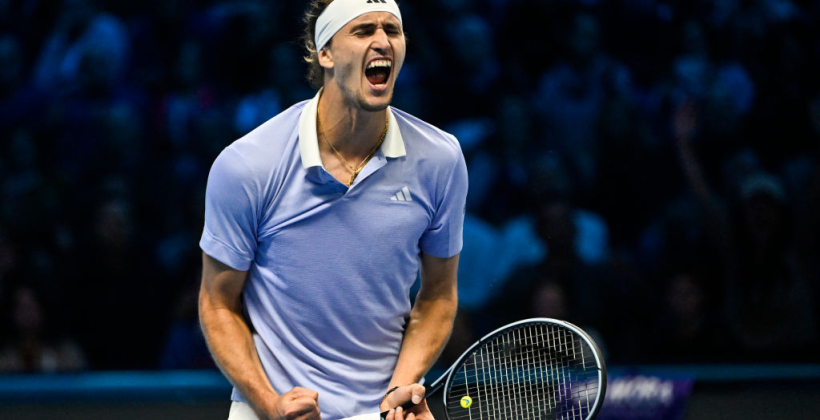 Зверев обыграл Алькараса и вышел в полуфинал Итогового турнира ATP-2024 - ATP