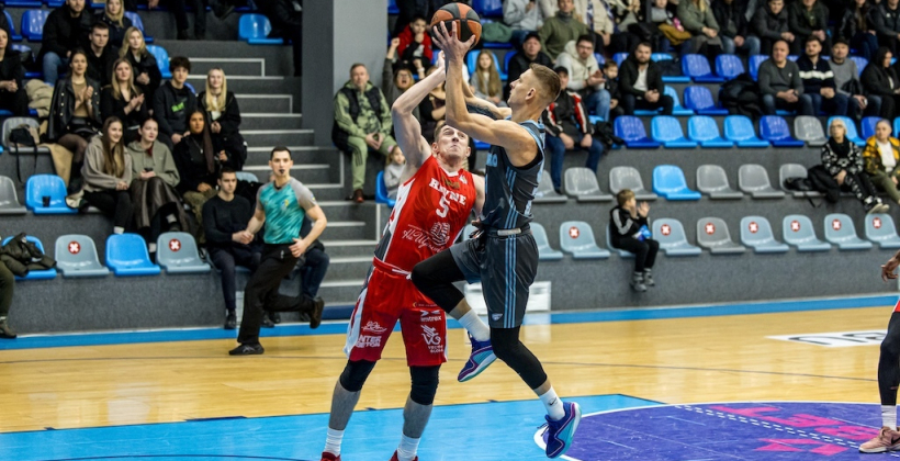 Днепр уверенно обыграл Ровно в очередном матче Суперлиги Favbet - Суперлига