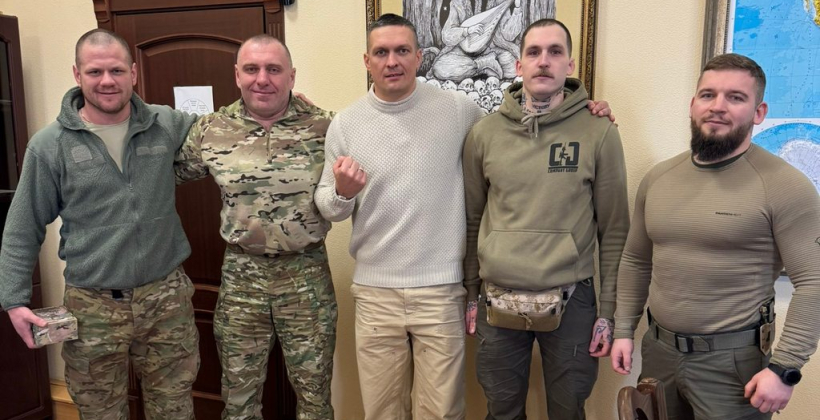Усик: Я никогда не стал бы сравнивать себя с настоящими воинами, которые сейчас защищают Украину на передовой - Другая сторона