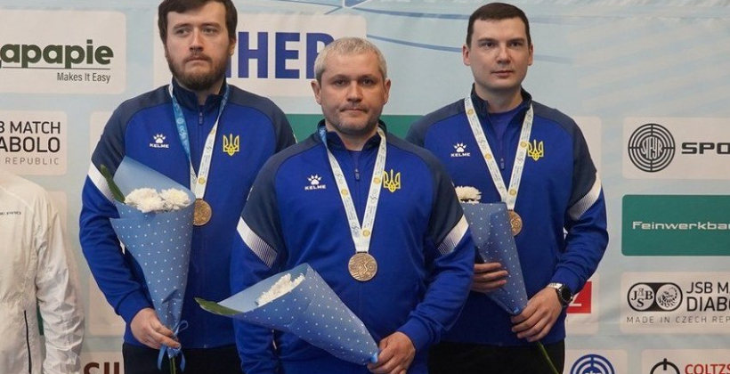 Збірна України здобула бронзу у стрільбі з пневматичного пістолета на 10 метрів на ЧЄ-2025 - Кульова стрільба