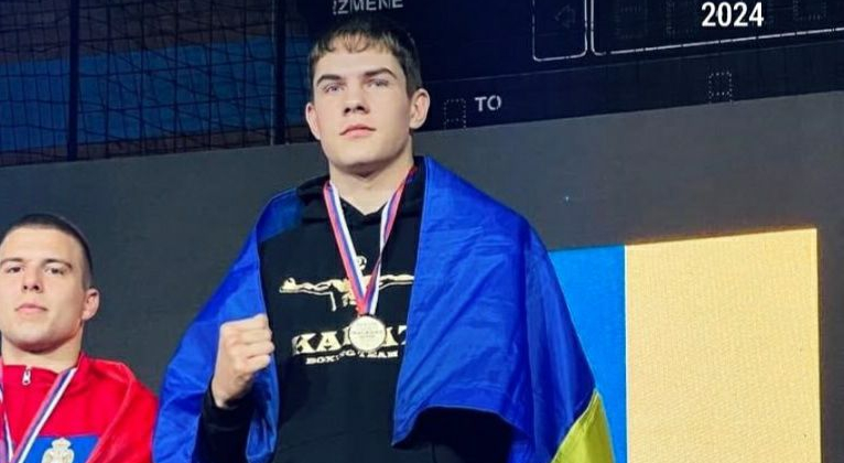 Украинец Юськив нокаутом проиграл американцу Янгу на Гран-при WBC в Саудовской Аравии - Бокс