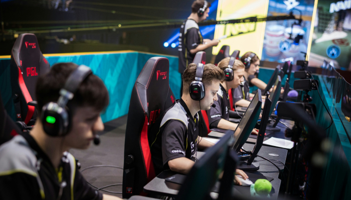 NAVI проиграли Astralis в 1/4 финала PGL Astana 2025 - Киберспорт