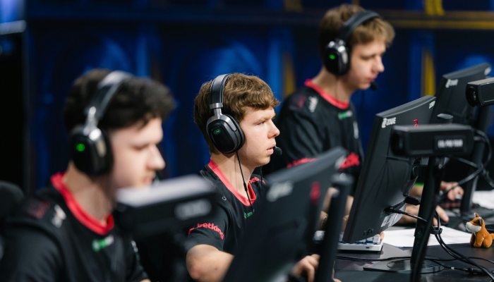 B8 програли Astralis на старті IEM Cologne 2025 - Кіберспорт