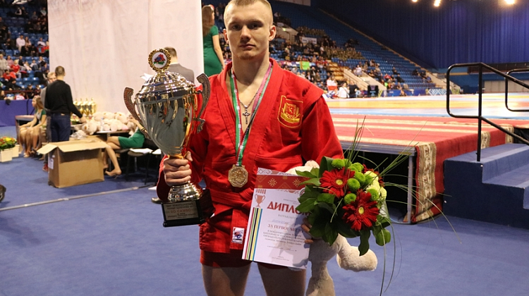 Мужская сборная Украины стала чемпионом в командных соревнованиях по самбо на Всемирных играх-2025 - Боевые искусства