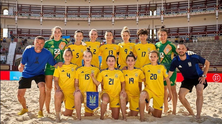 Украина победила Италию и досрочно вышла в полуфинал женского Суперфинала Евролиги-2025 по пляжному футболу - Пляжный футбол