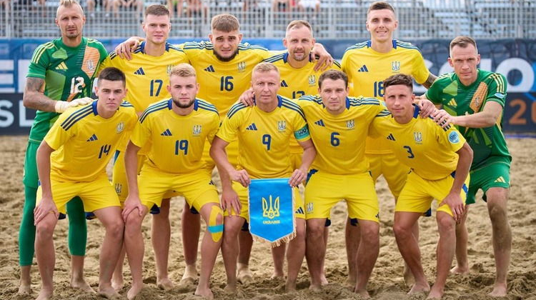 Мужская сборная Украины по пляжному футболу проиграла Испании во втором матче Суперфинала Евролиги-2025 - Пляжный футбол