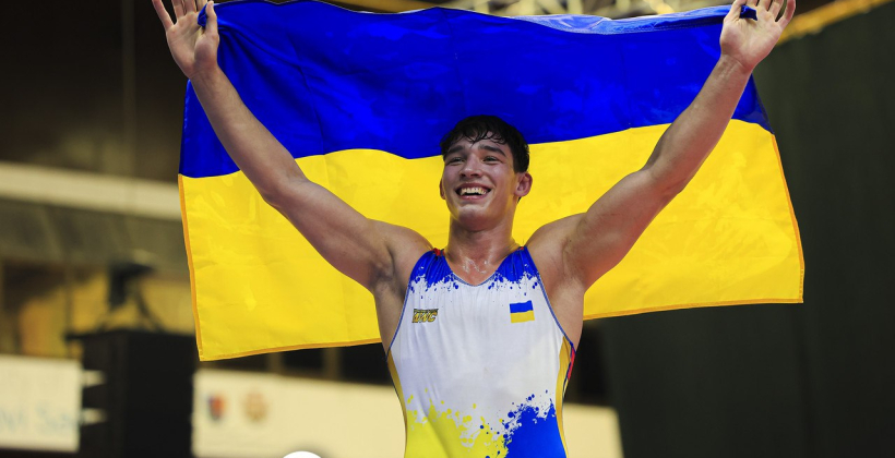 Якушенко завоевал золото в греко-римской борьбе на чемпионате мира U-23 - Борьба