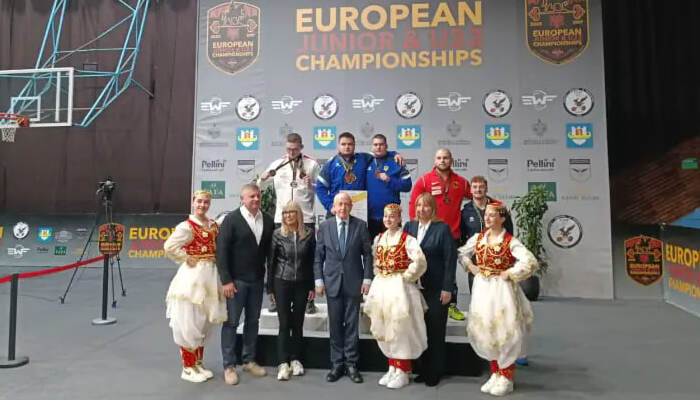 Чиняков выиграл три золотые медали на чемпионате Европы по тяжелой атлетике среди юниоров и молодежи - Тяжелая атлетика