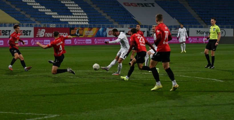 Заря - Карпаты 1:0 обзор матча, видео голов за 5 декабря