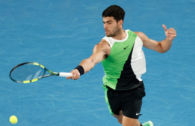 Алькарас в финале одержал волевую победу над Джоковичем и выиграл Australian Open-2026