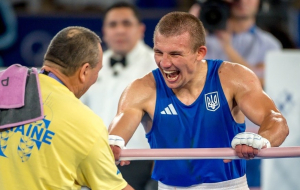 Хижняк идет по стопам Усика и Ломаченко. Как украинские олимпийские чемпионы дебютировали в профессиональном боксе