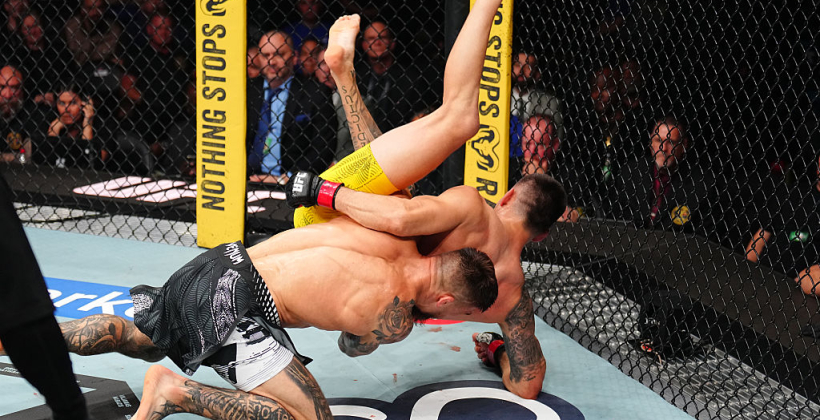 Амосов победил Альвареса удушающим приемом во втором раунде на UFC 328 - MMA