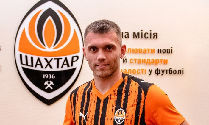 Шахтар офіційно оголосив про підписання Караваєва - Чемпіонат України