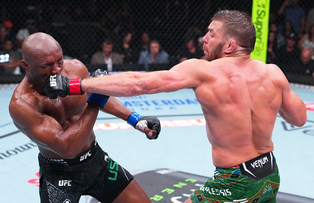 Дю Плессі переміг Усмана у рамках турніру UFC Fight Night 281 в Оклахомі