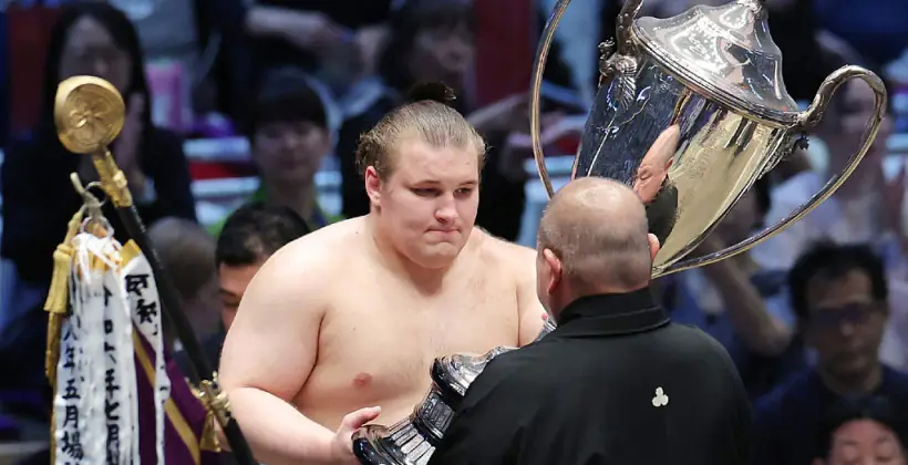 Українець Явгусишин завоював третій Кубок імператора з сумо у кар'єрі - Інші види спорту